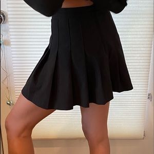 Black pleated skirt